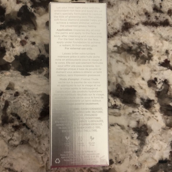 PUR iconic glow illuminating face and body dry oil - Picture 2 of 4